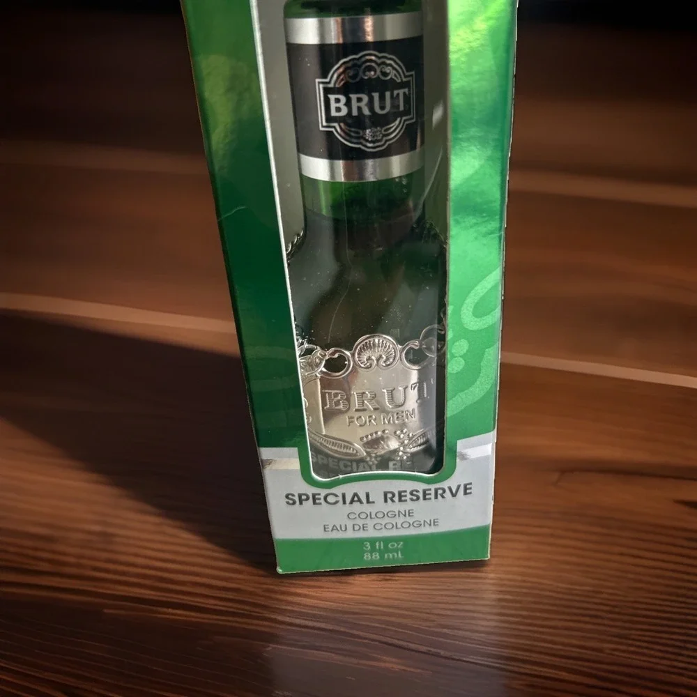 Brut Special Reserve Cologne 3 oz Spray forMen Vintage Glass Bottle New In Box